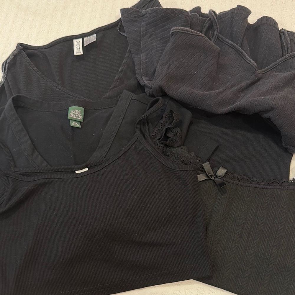 6 Black Tops Collection